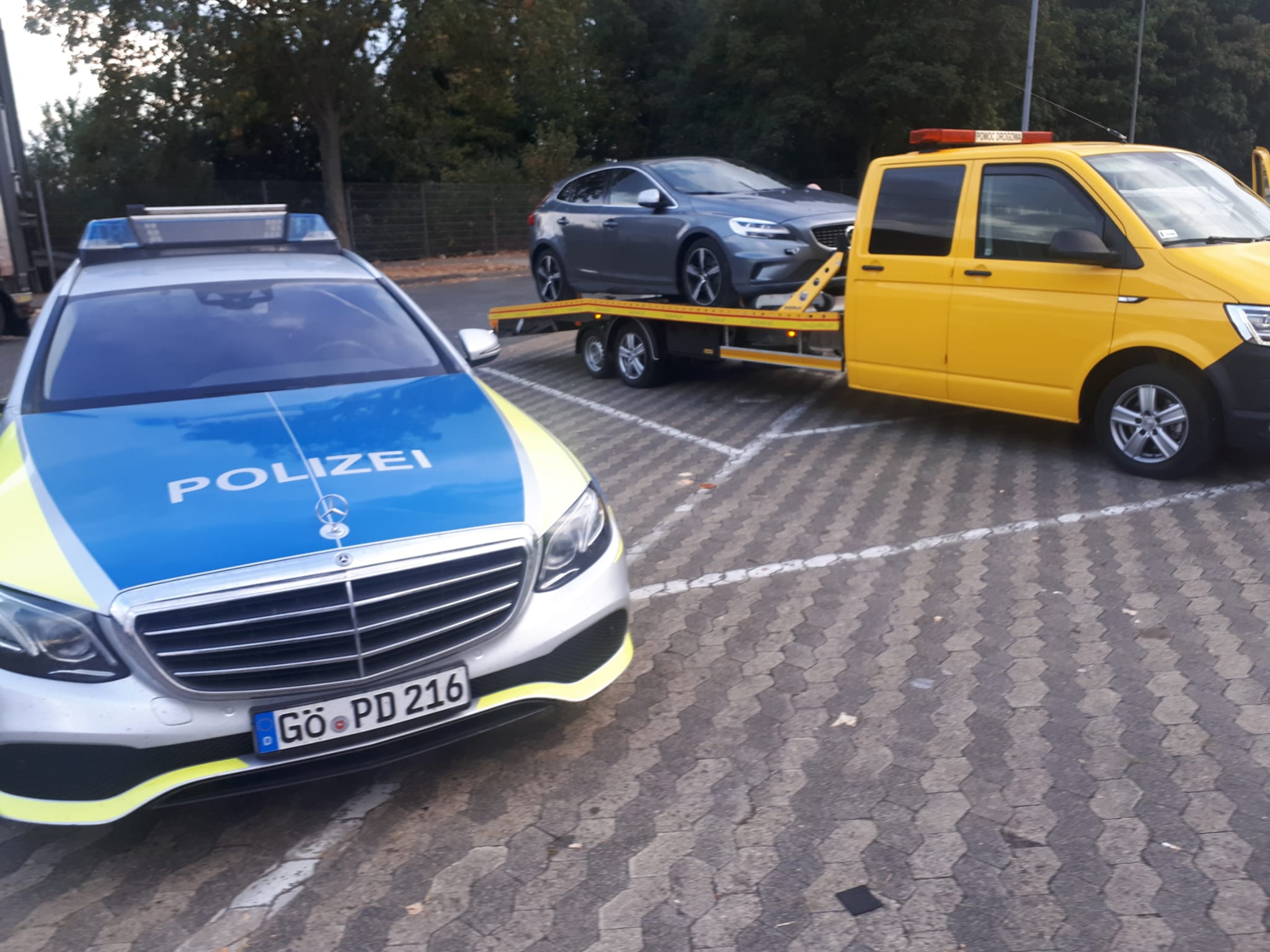 Nasze usługi holowania w Magdeburgu zapewniają bezpieczny przewóz Twoich pojazdów. Zaufaj nam w kwestii transportu samochodów na terenie miasta.